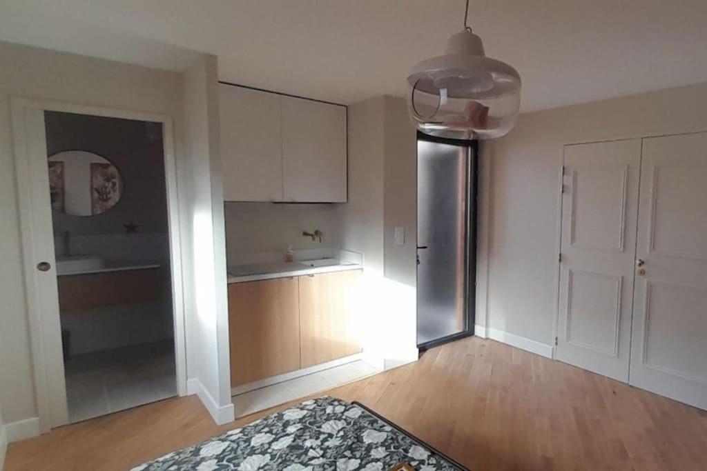 Joli Studio Avec Stationnement Gratuit Dans La Rue Apartman Le Mans Kültér fotó